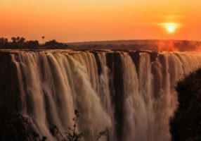 victoria-falls-at-sunset-600-400